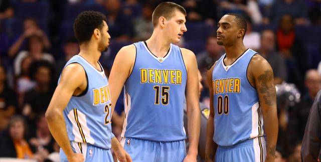 度压住轮胎 度压住轮胎